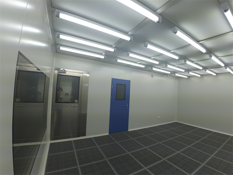 ISO 6 Clean Room (2)
