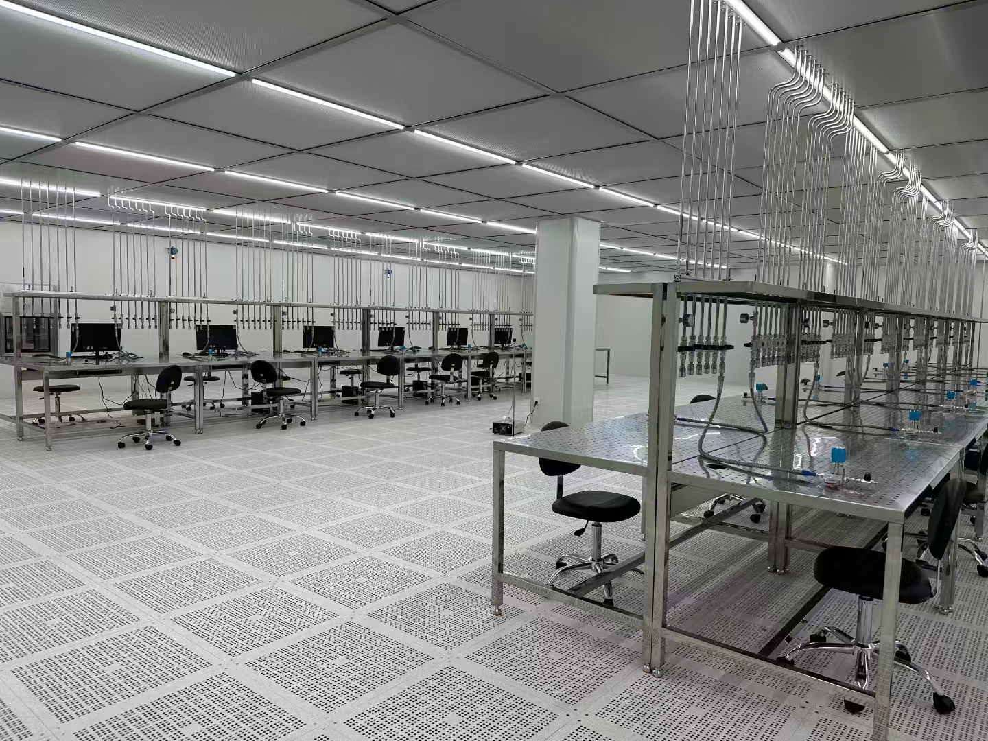 קלאַס א ריין צימער