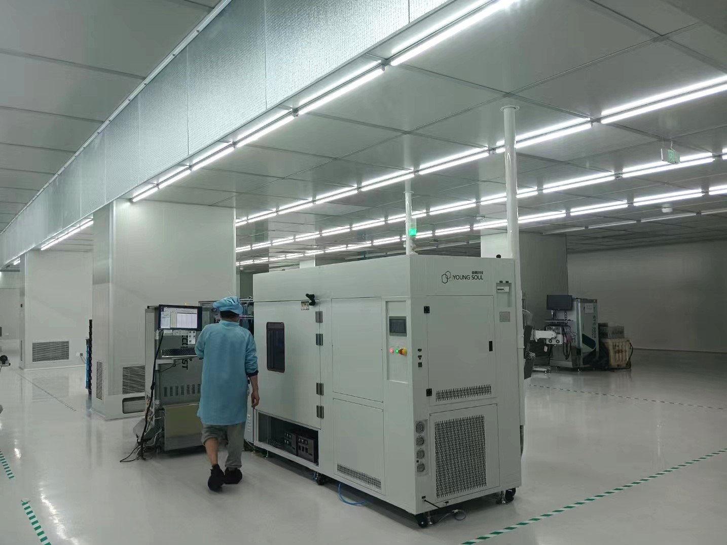 molding injection clean room