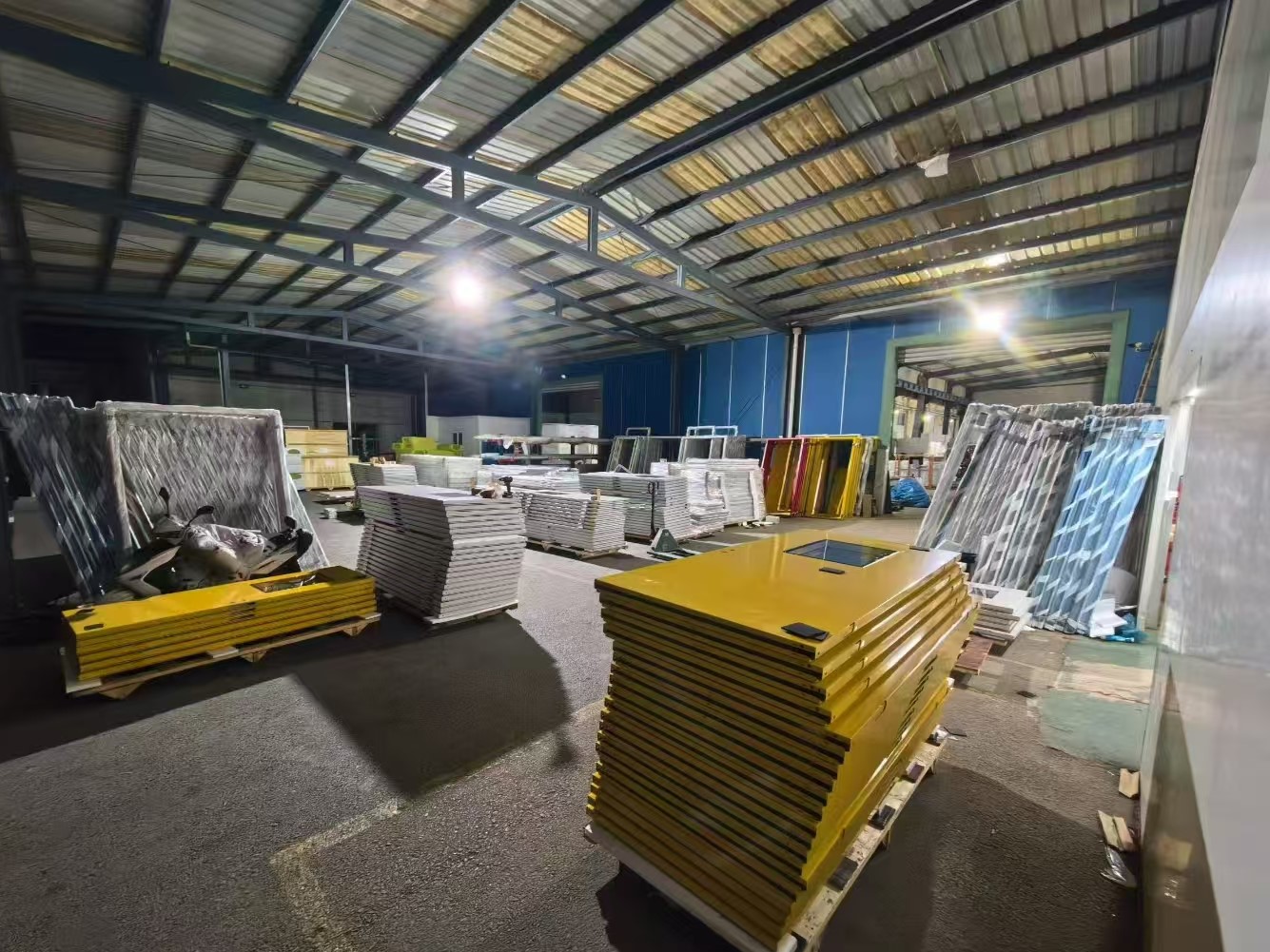 Custom Cleanroom Doors and Windows 02