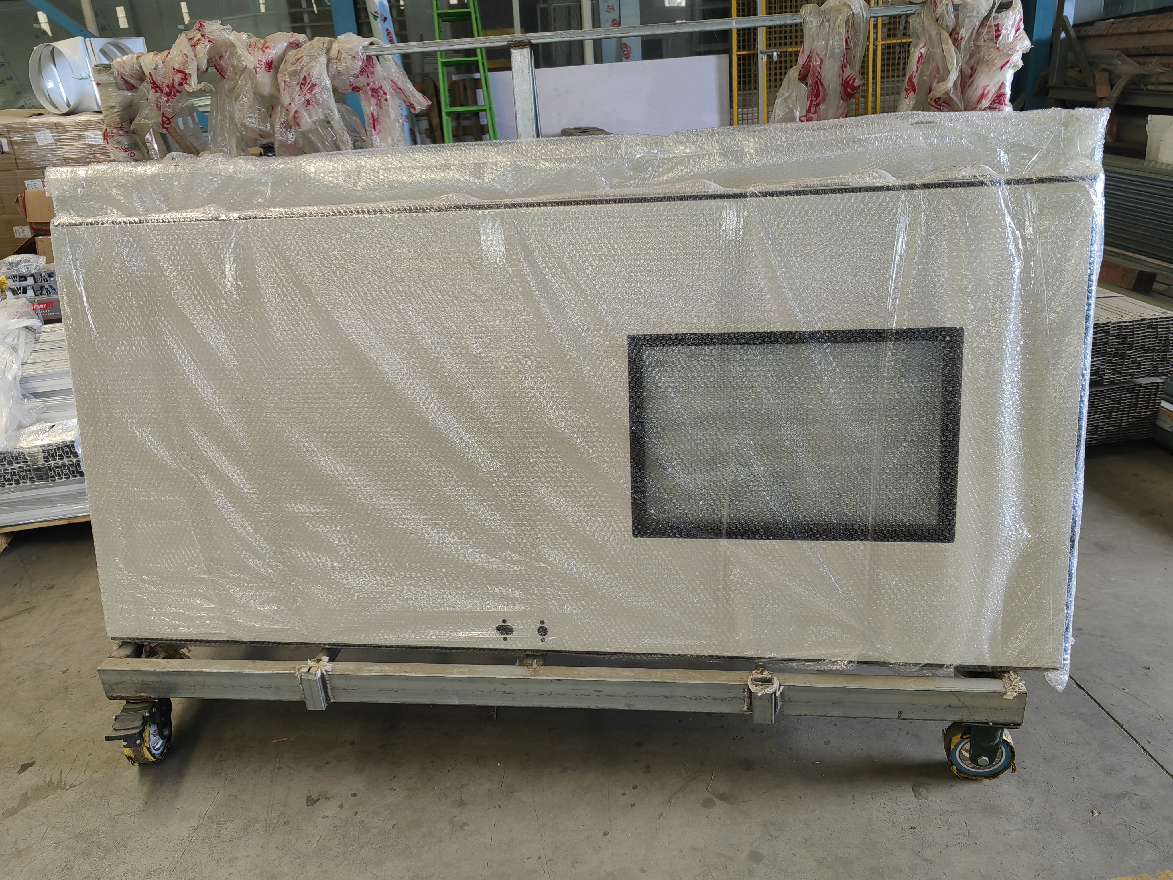 Custom Cleanroom Doors and Windows 04