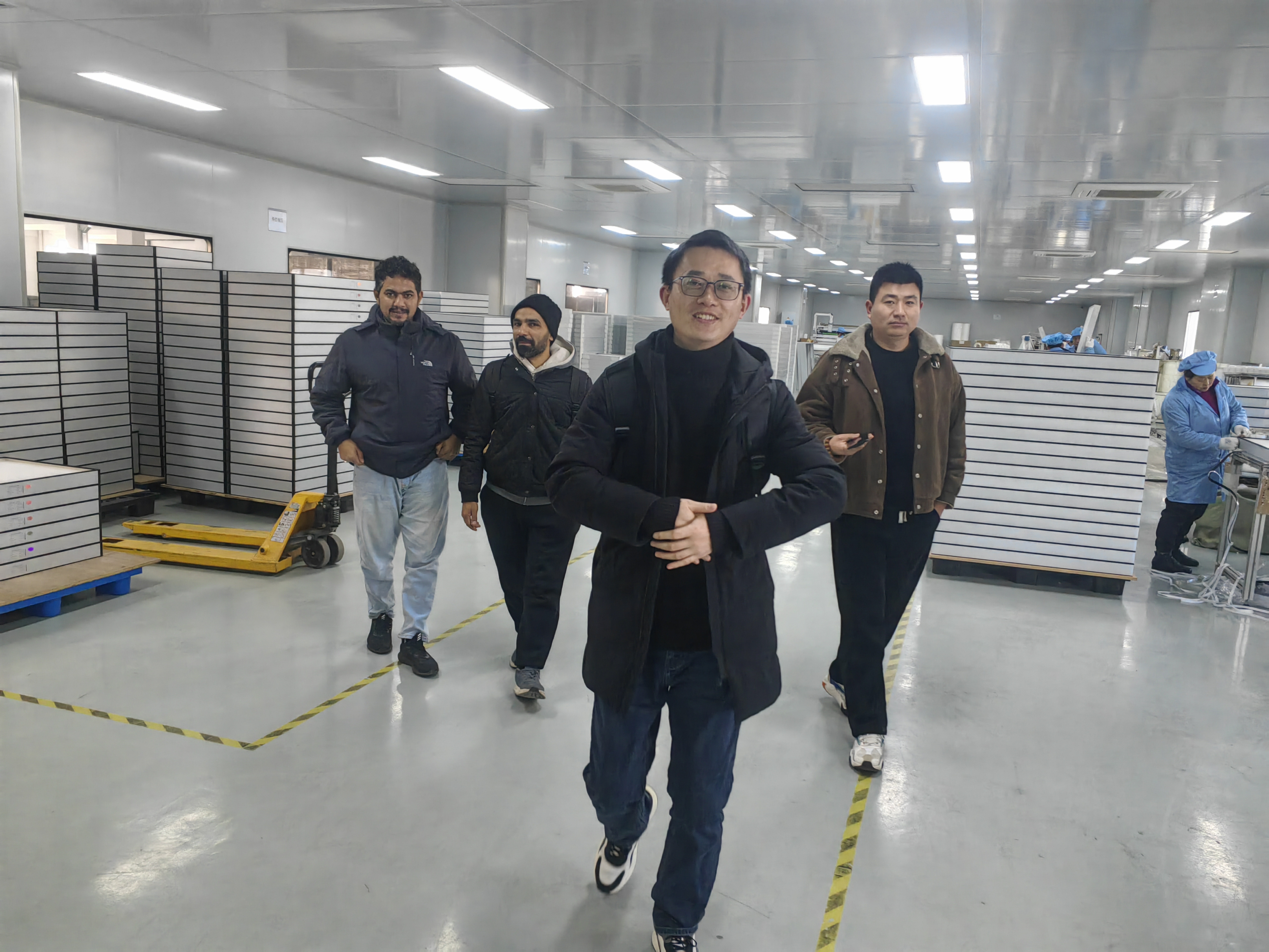 Saudi Partners to the SCT Cleanroom Factory 04