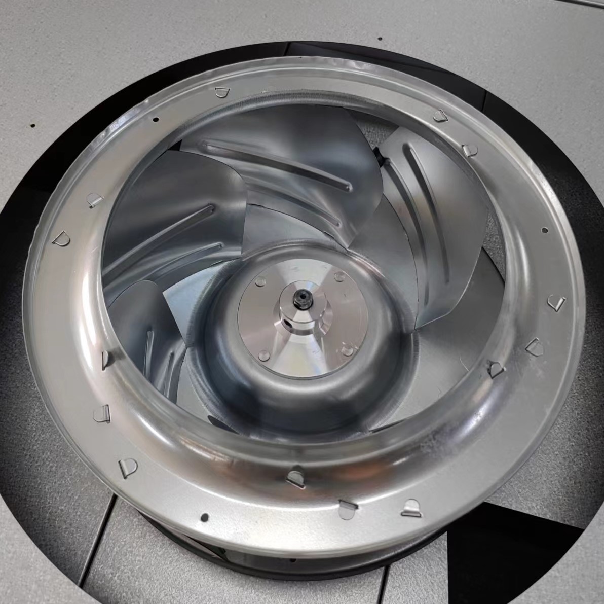 backward curved centrifugal fan