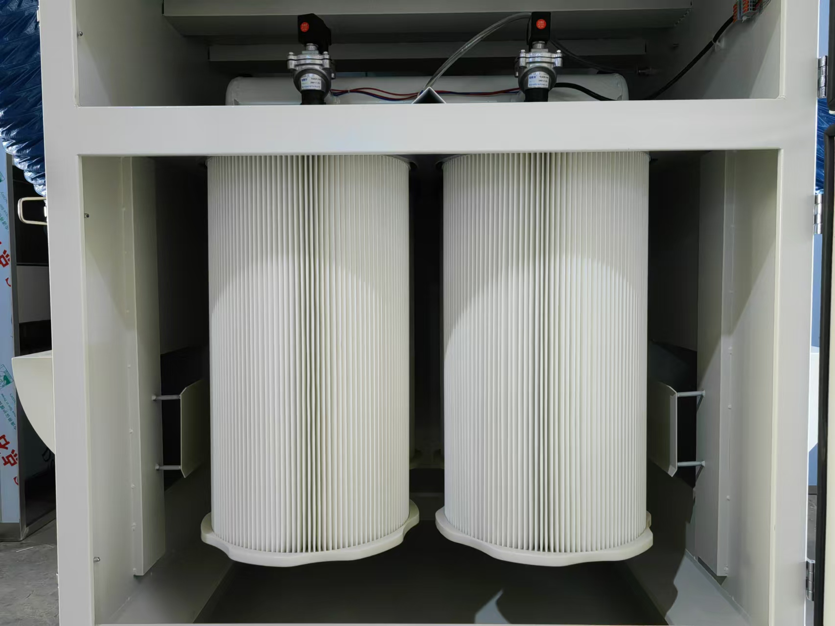 cartridge dust collector