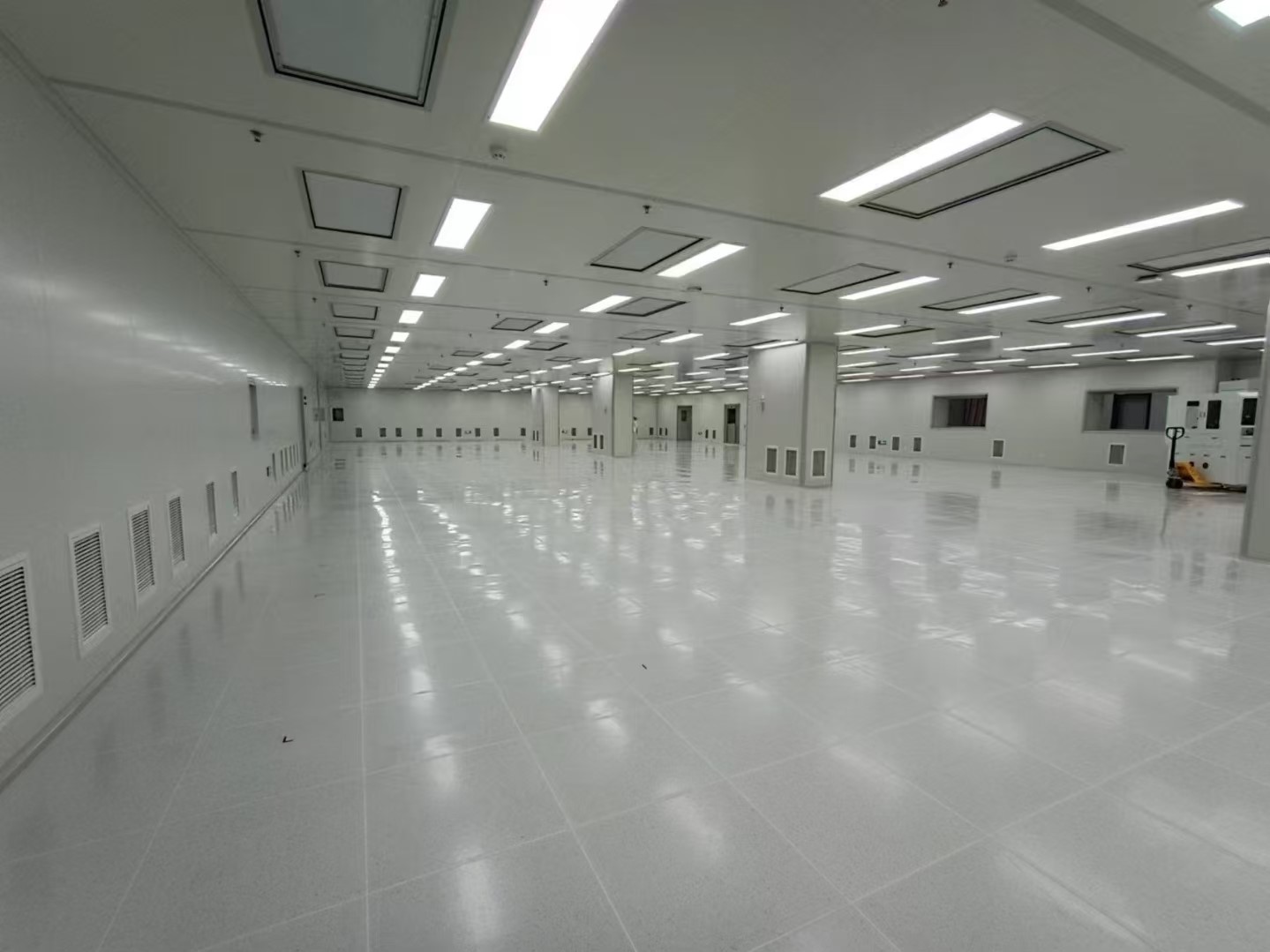 iso 8 clean room