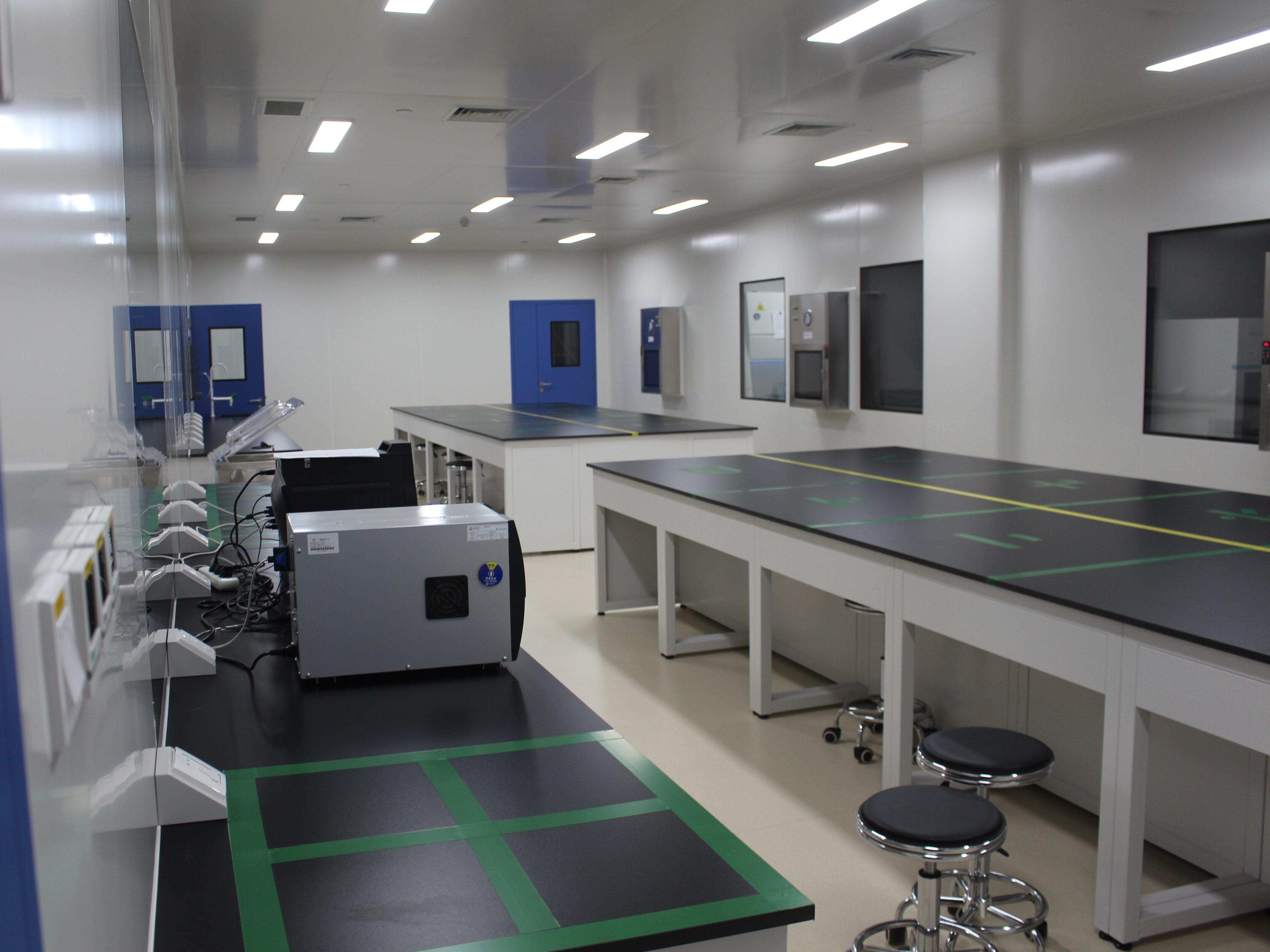 laboratory clean room