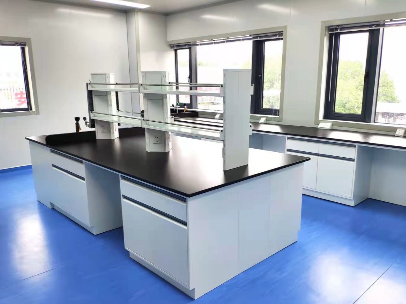 laboratory clean room
